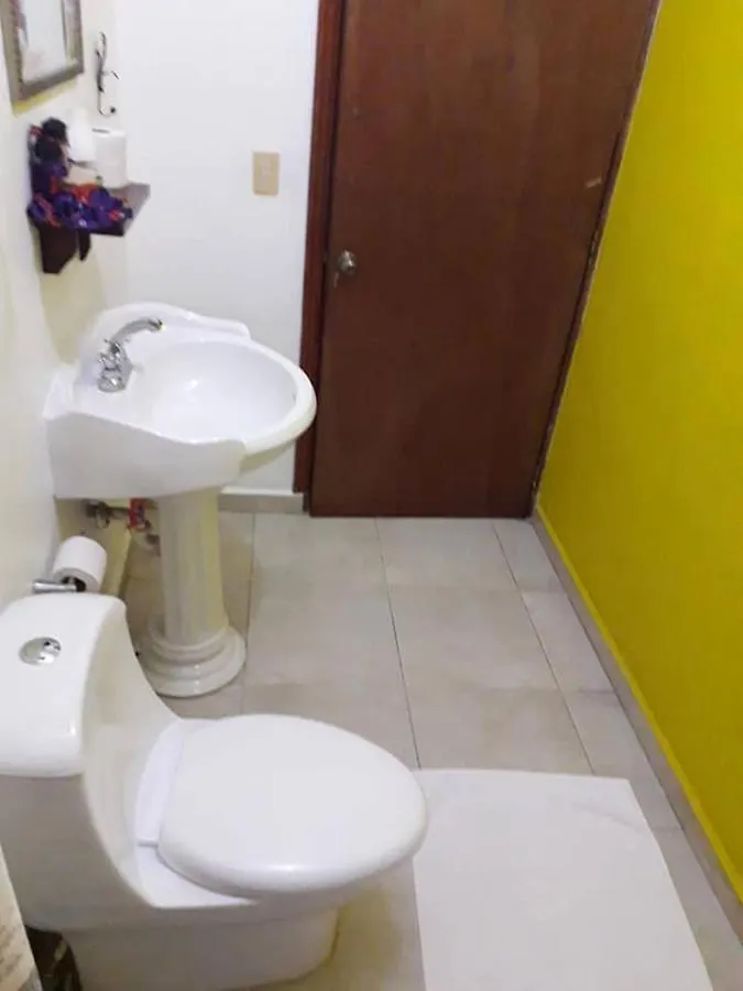 Cancun Guest House 3 Near Ado Bus Terminal And 25 Min From/To Airport By Shuttle