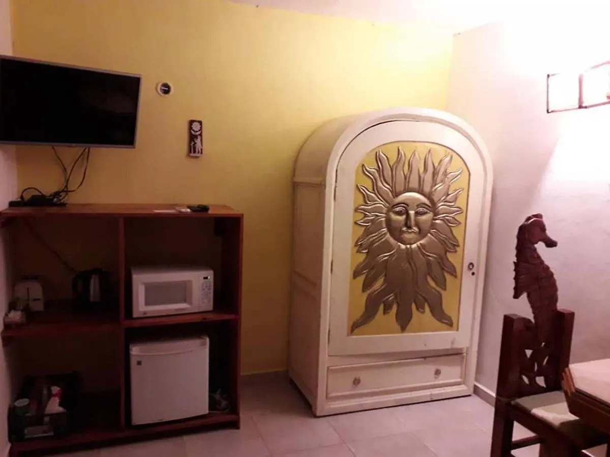 Cancun Guest House 3 Near Ado Bus Terminal And 25 Min From/To Airport By Shuttle
