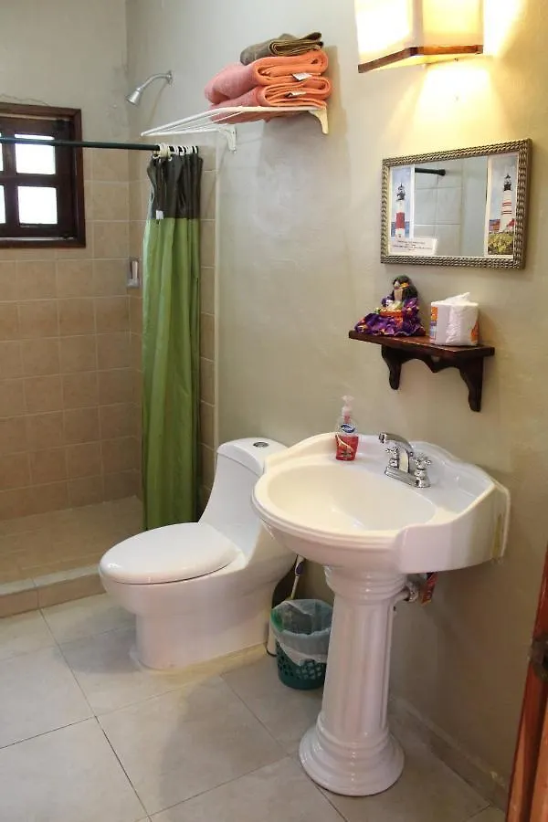 Cancun Guest House 3 Near Ado Bus Terminal And 25 Min From/To Airport By Shuttle